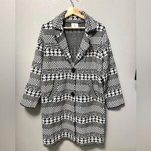 Houndstooth pattern Women's Coat